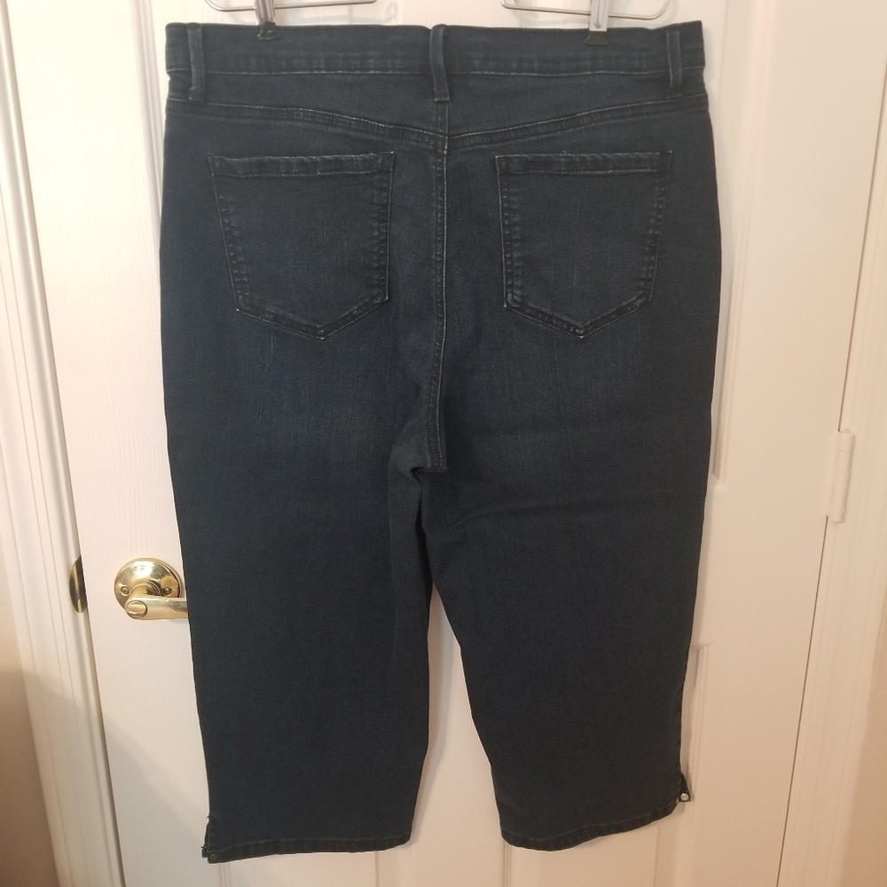Jean capris - Picture 2 of 6